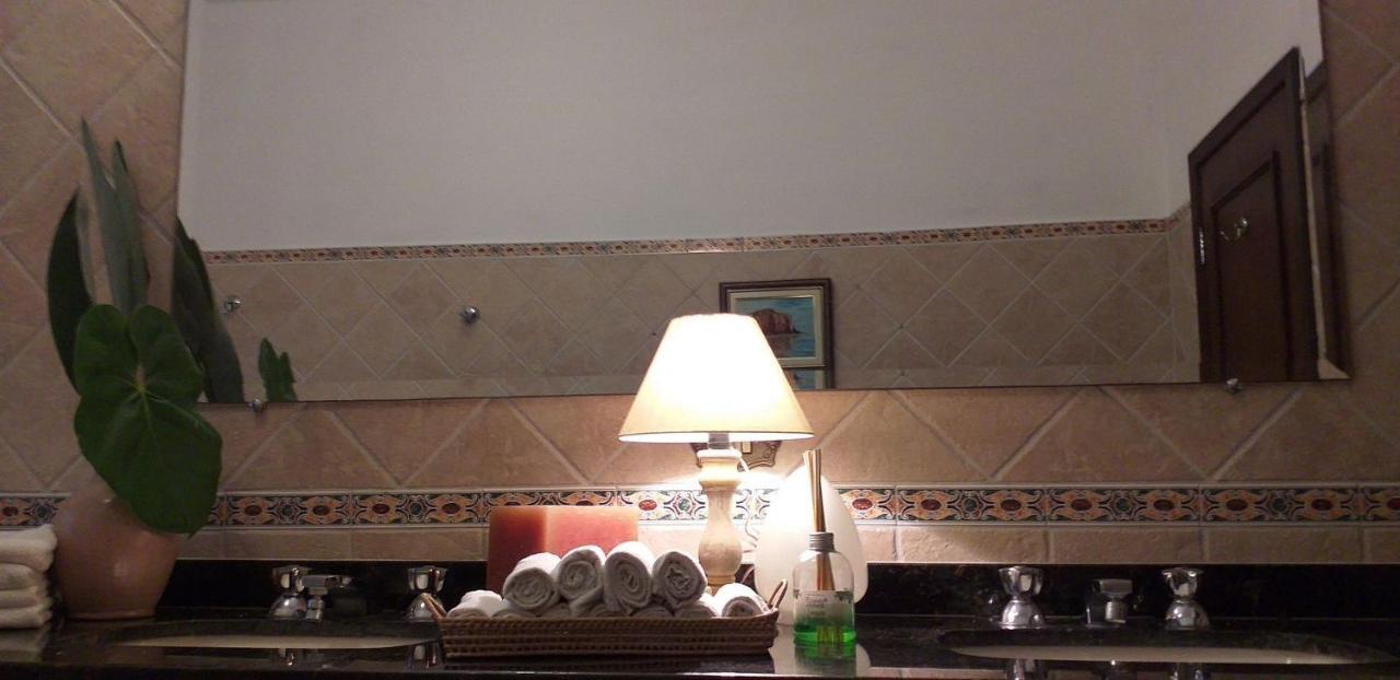 Elephant Guesthouse Beira Mar - Suites Com Cafe Da Manha Ilhabela Dış mekan fotoğraf